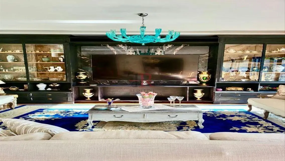 Apartment with private pool for rent in lake view