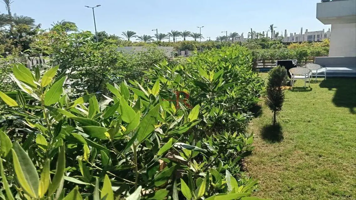 Apartment with private garden for rent in CFC