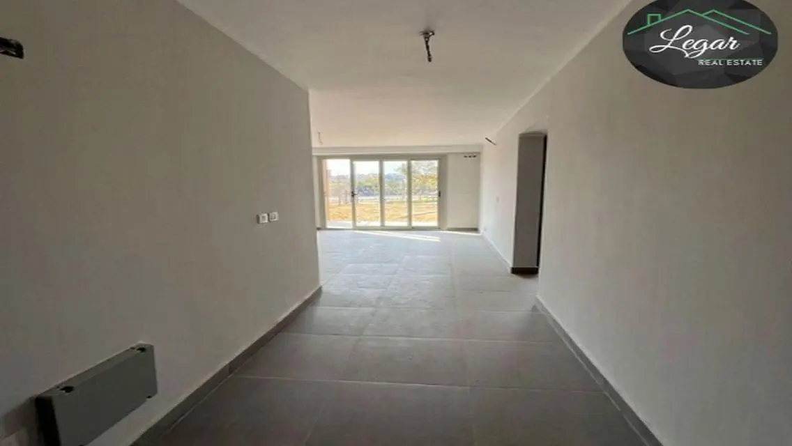Ground floor with garden for rent in Palm Parks