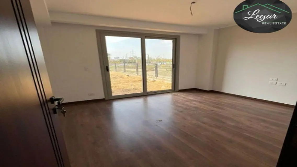 Ground floor with garden for rent in Palm Parks