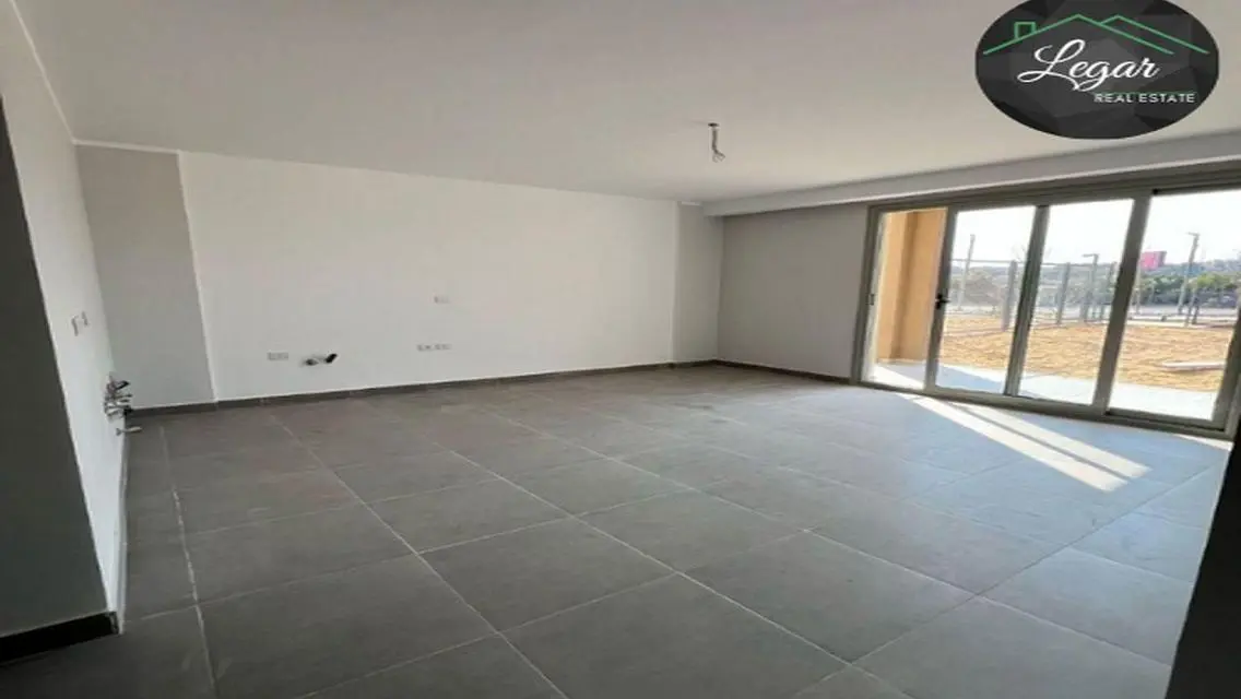 Ground floor with garden for rent in Palm Parks