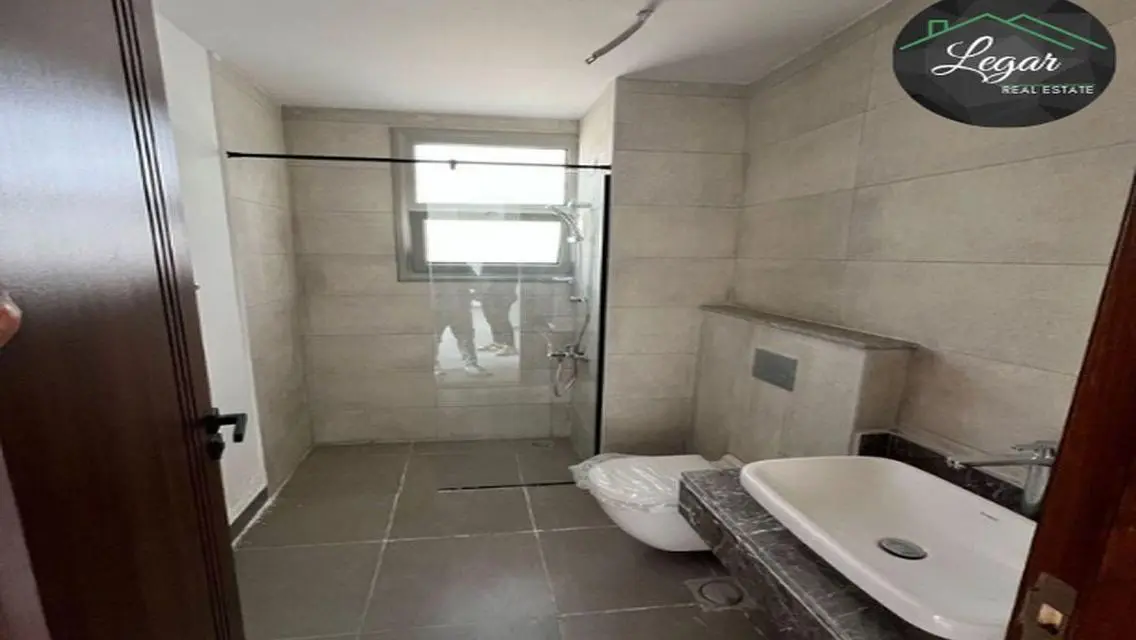 Ground floor with garden for rent in Palm Parks