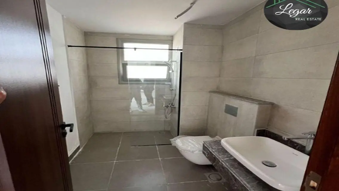 Ground floor with garden for rent in Palm Parks