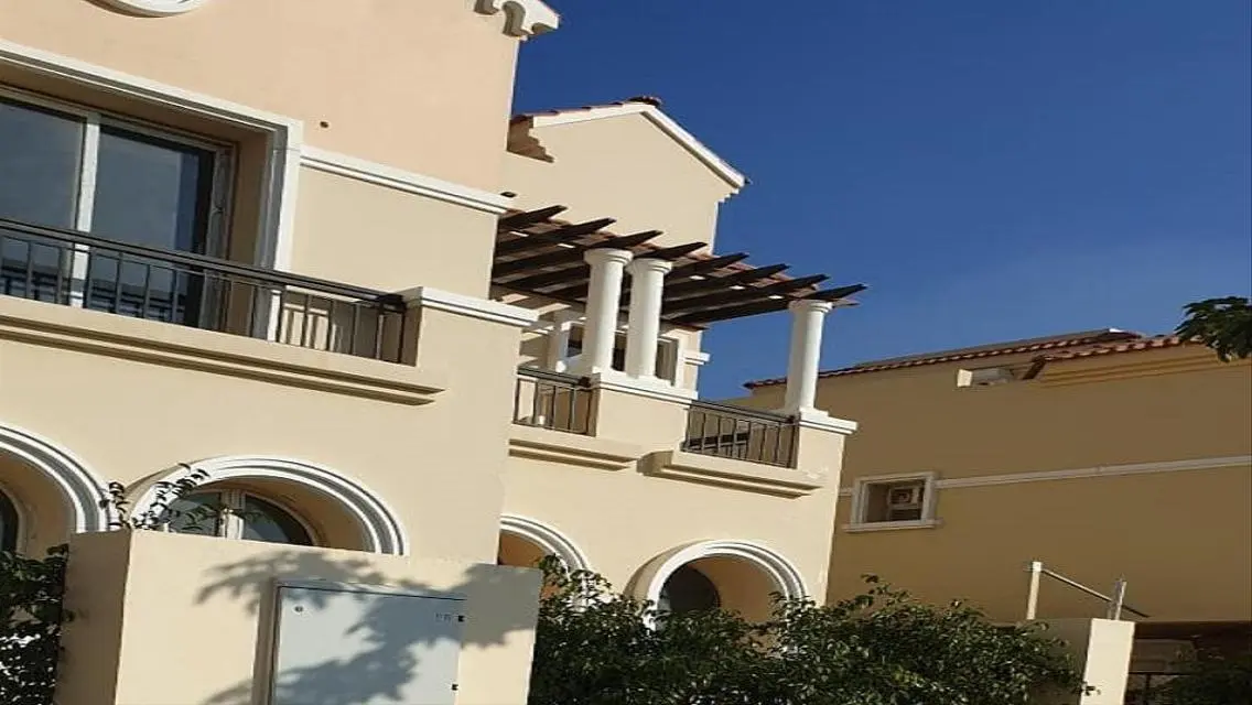 Standalone for sale in Katameya dunes  Bua: 1050 m