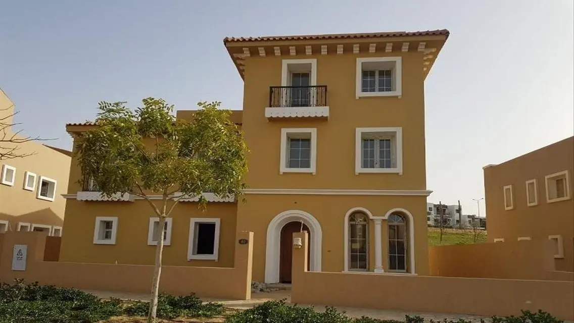 Standalone for sale in Katameya dunes  Bua: 1050 m