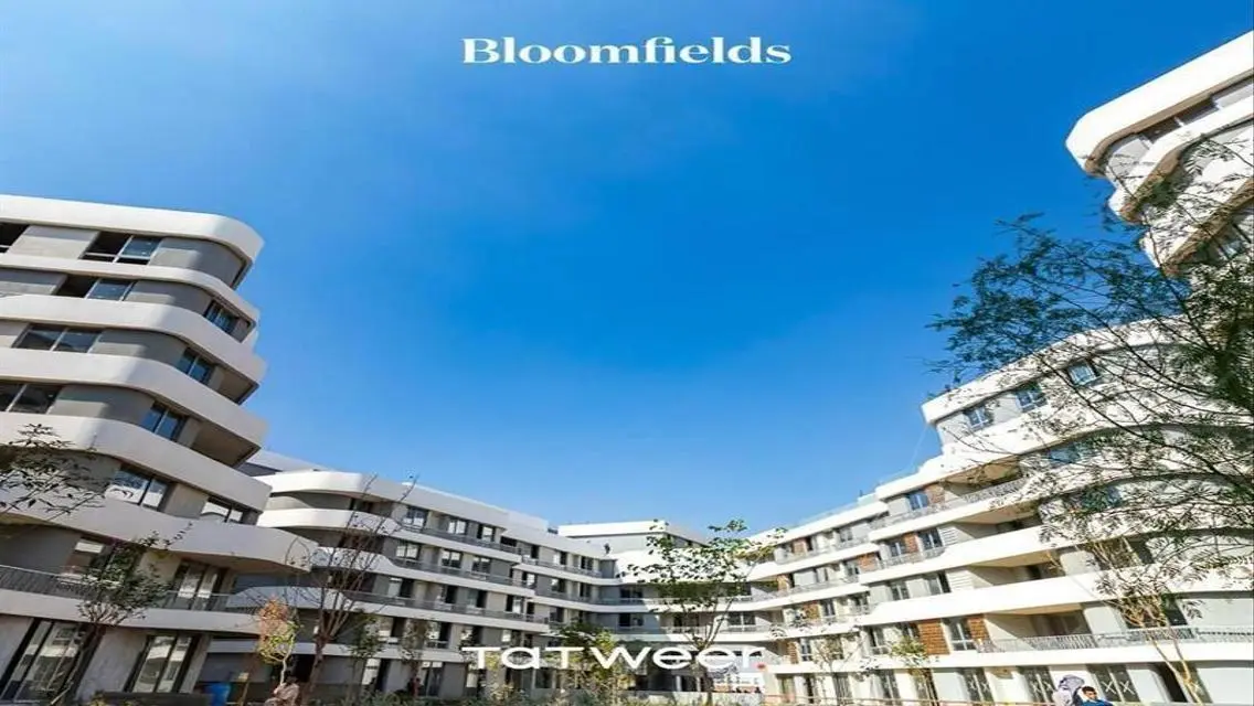Luxury Apartment Overlooking Lakes and Major Landmarks