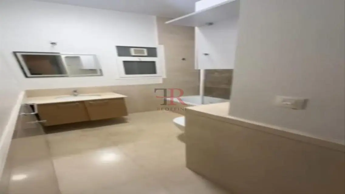 Amazing Apartment for Rent with Lake View