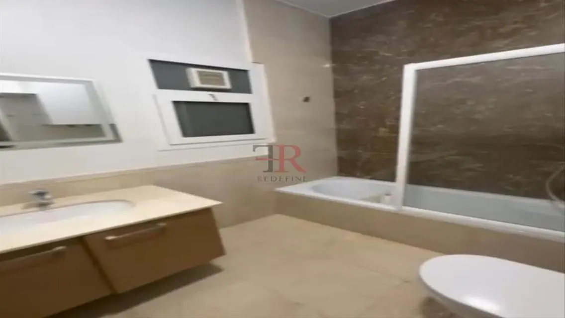 Amazing Apartment for Rent with Lake View