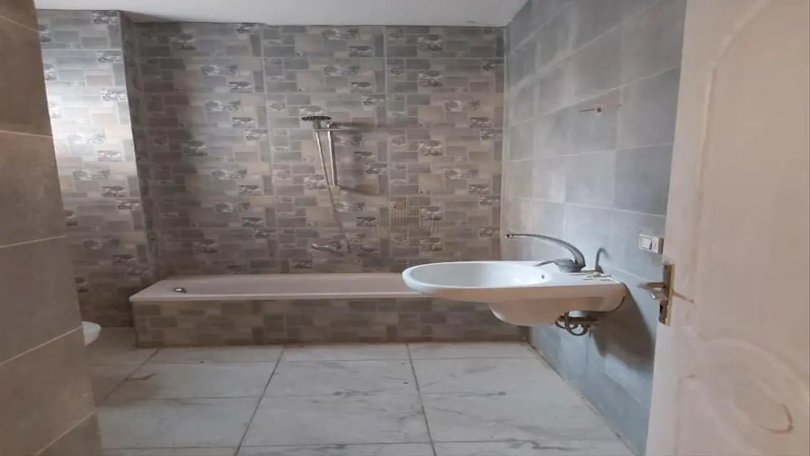 شقه ١٨٠م متشطبه بسعر لقطه المستثمرين الجنوبيه