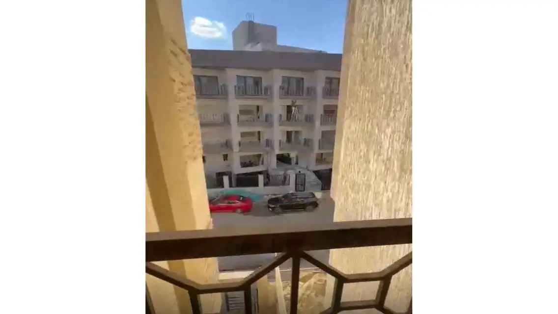 Luxury 3-Bedroom Apartment with Landmark View