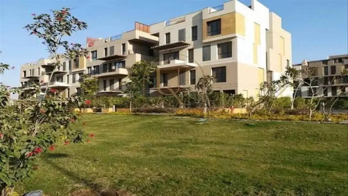 Luxurious Villa with Private Garden and Pool