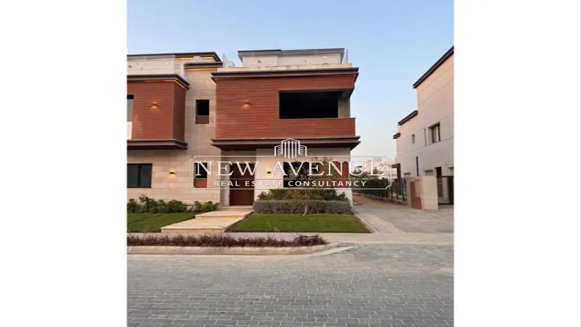 Townhouse corner  4 bedrooms with installments