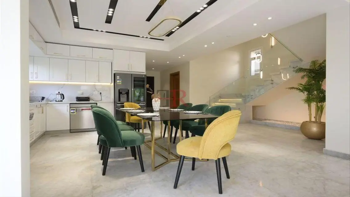 Standalone with private pool for rent in hyde park