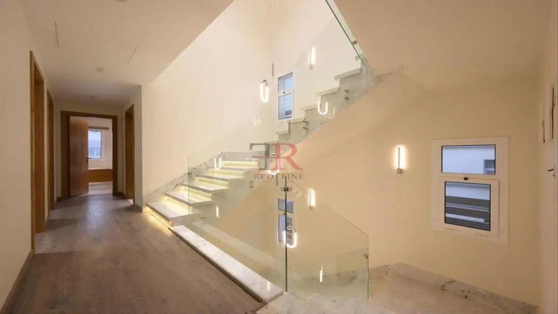 Standalone with private pool for rent in hyde park