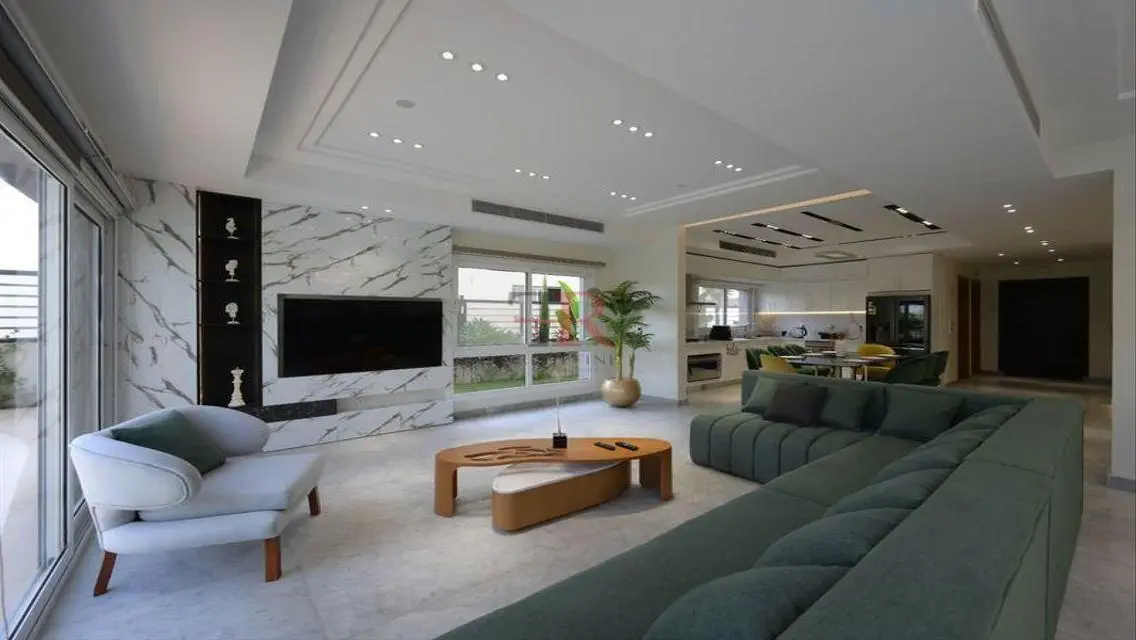 Standalone with private pool for rent in hyde park