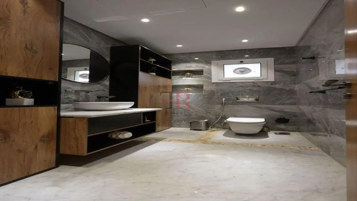 Standalone with private pool for rent in hyde park