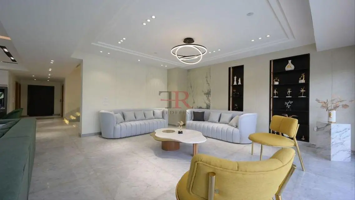 Standalone with private pool for rent in hyde park