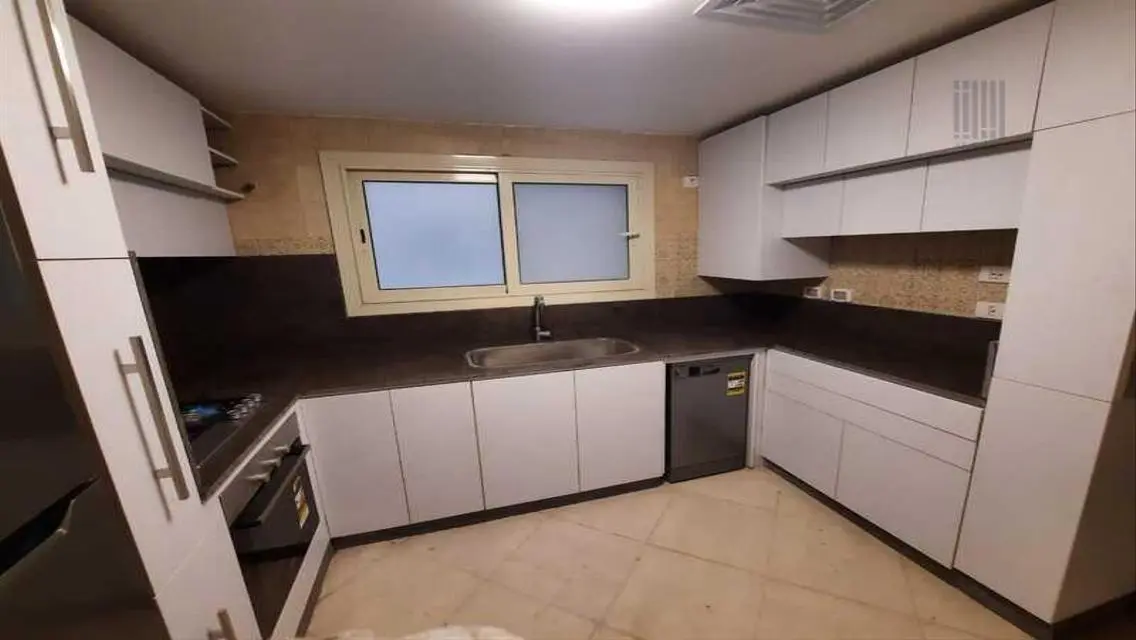 Ground Apartment for Rent in Westridge