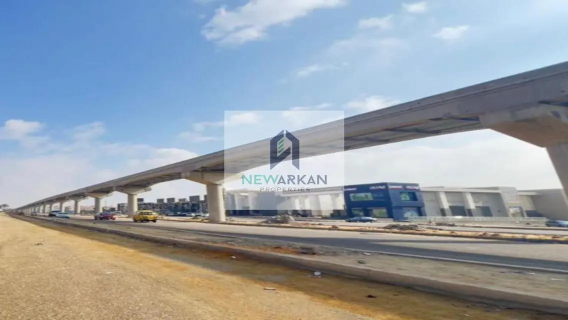 مطعم للبيع ارضى على المحور المركزى، بمقدم 10%