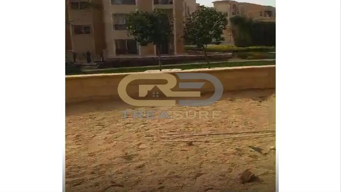 Apartment with garden for sale in Stone Residence.