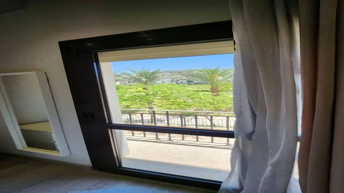 Furnished apartment for rent in Eastown South 90th
