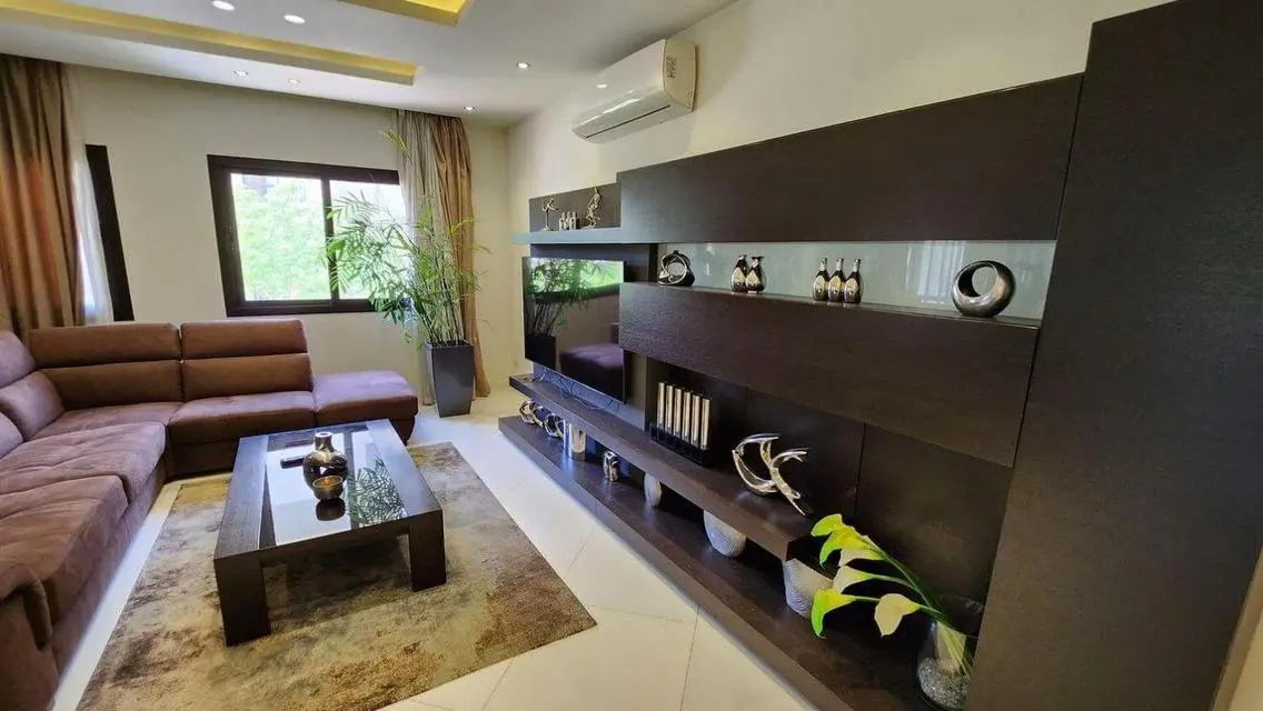 Furnished apartment for rent in Eastown South 90th