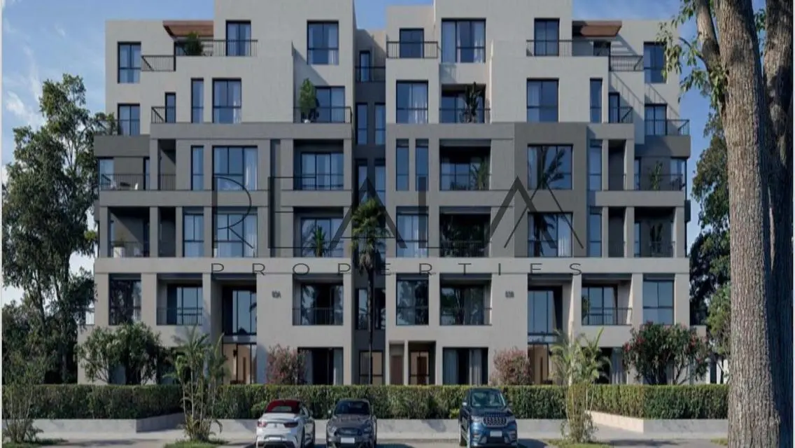 Stunning 130 sqm Apartment Overlooking Lakes