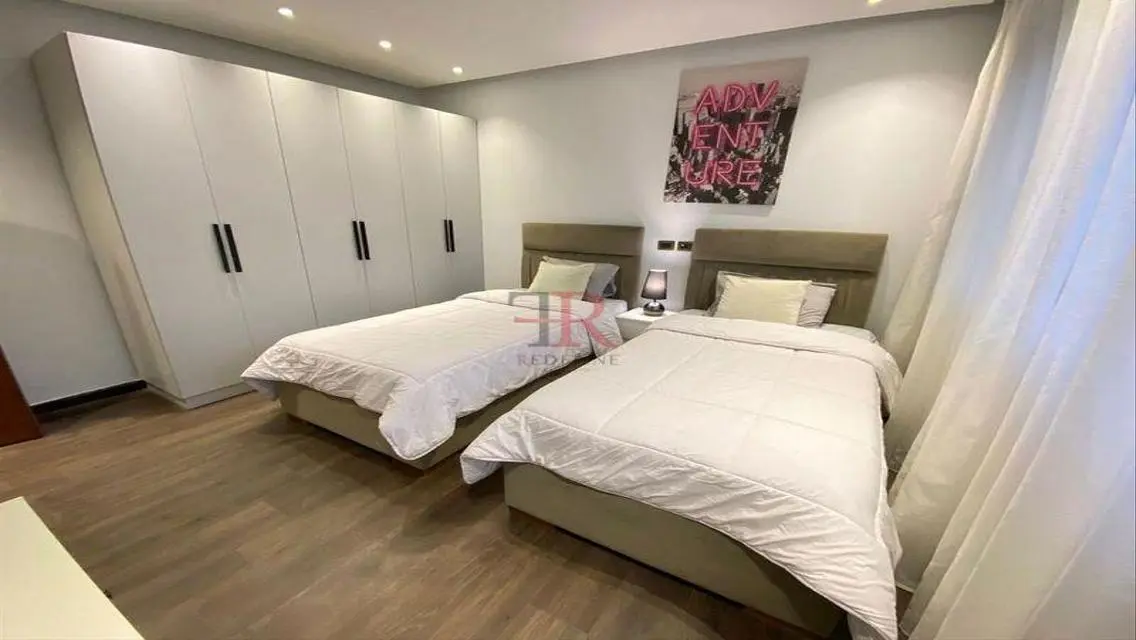 Apartment with prime location for rent in lakeview