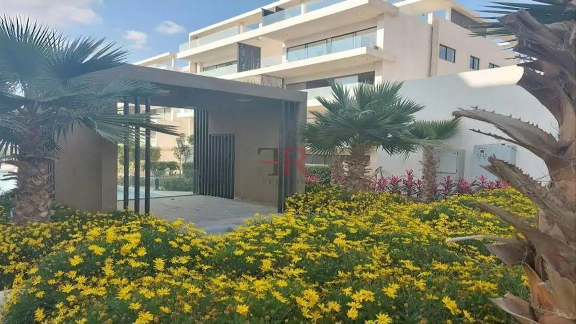 Apartment with prime location for rent in lakeview