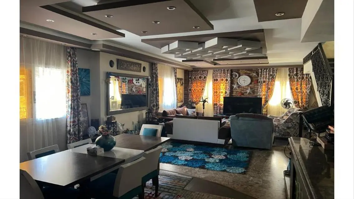 Penthouse for sale in Continental Gardens
