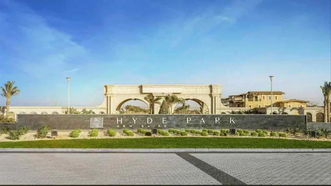 TOWN HOUSE CORNER FOR SALE IN HYDE PARK