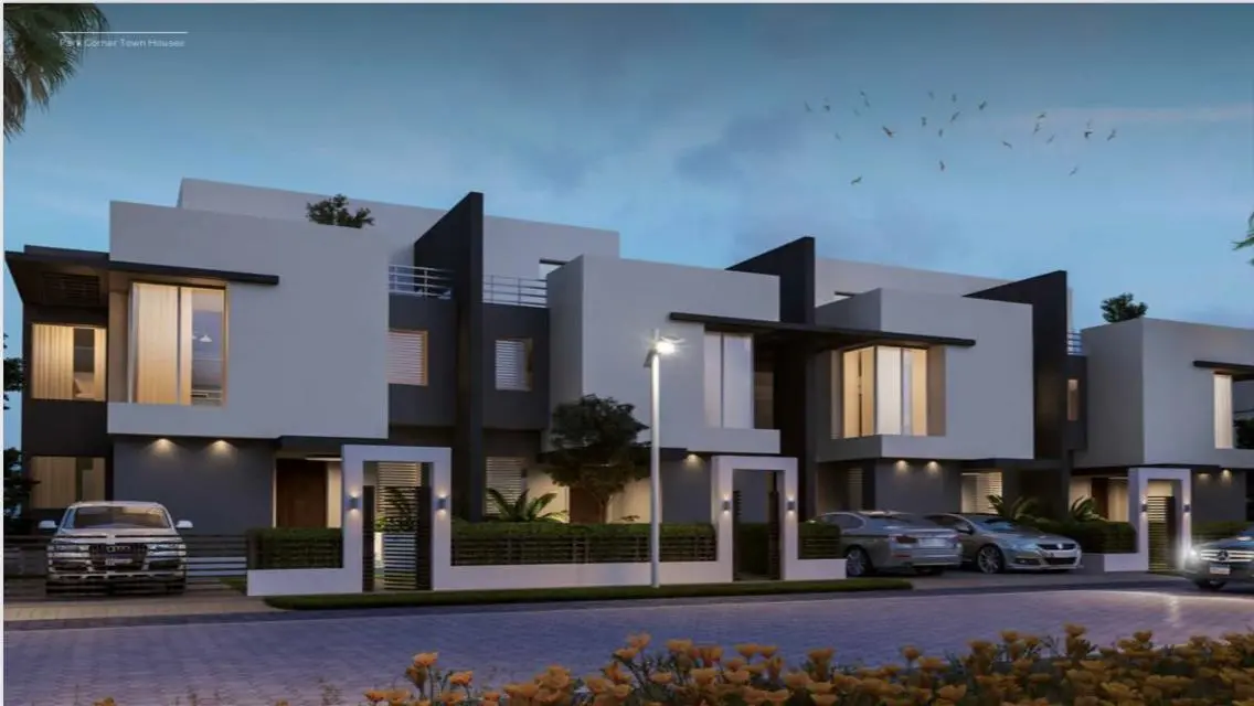 TOWN HOUSE CORNER FOR SALE IN HYDE PARK