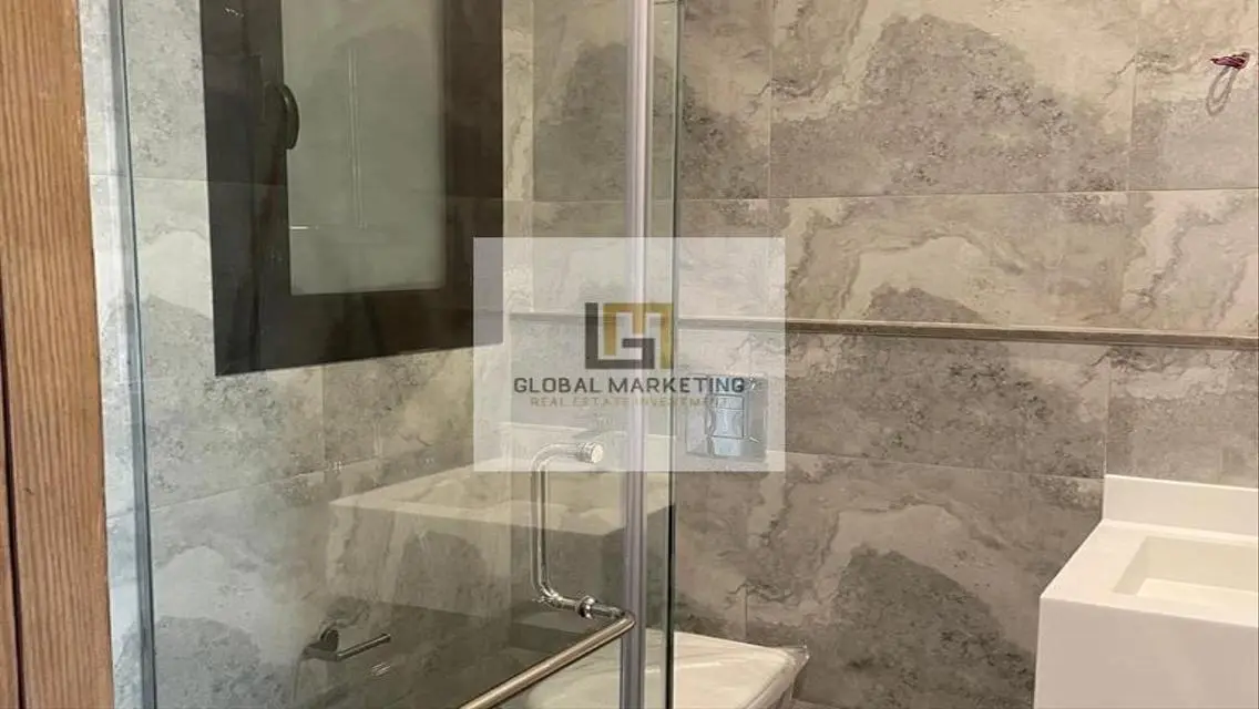 شقه مميزه مطبخ وتكيفات للايجار بأقل سعر ف ليك فيو