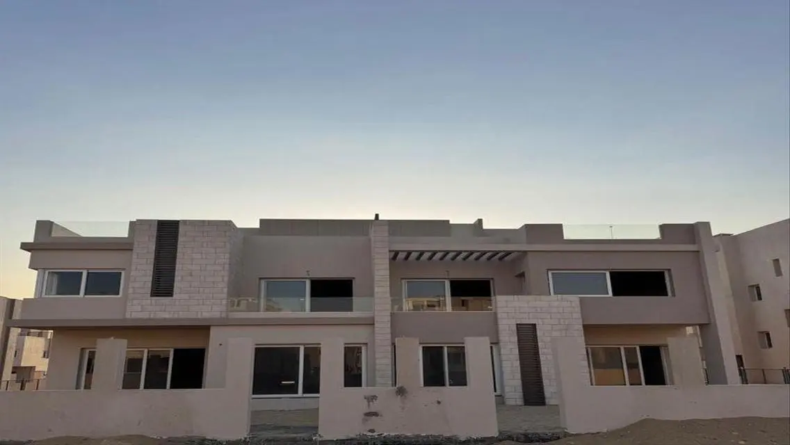 شقة فاخرة بحوض سباحة وحديقة خاصة
