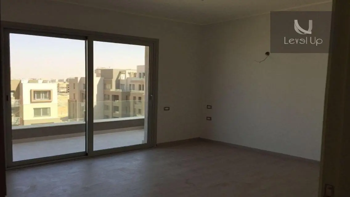 Duplex for sale, fully finished, in Village Gate