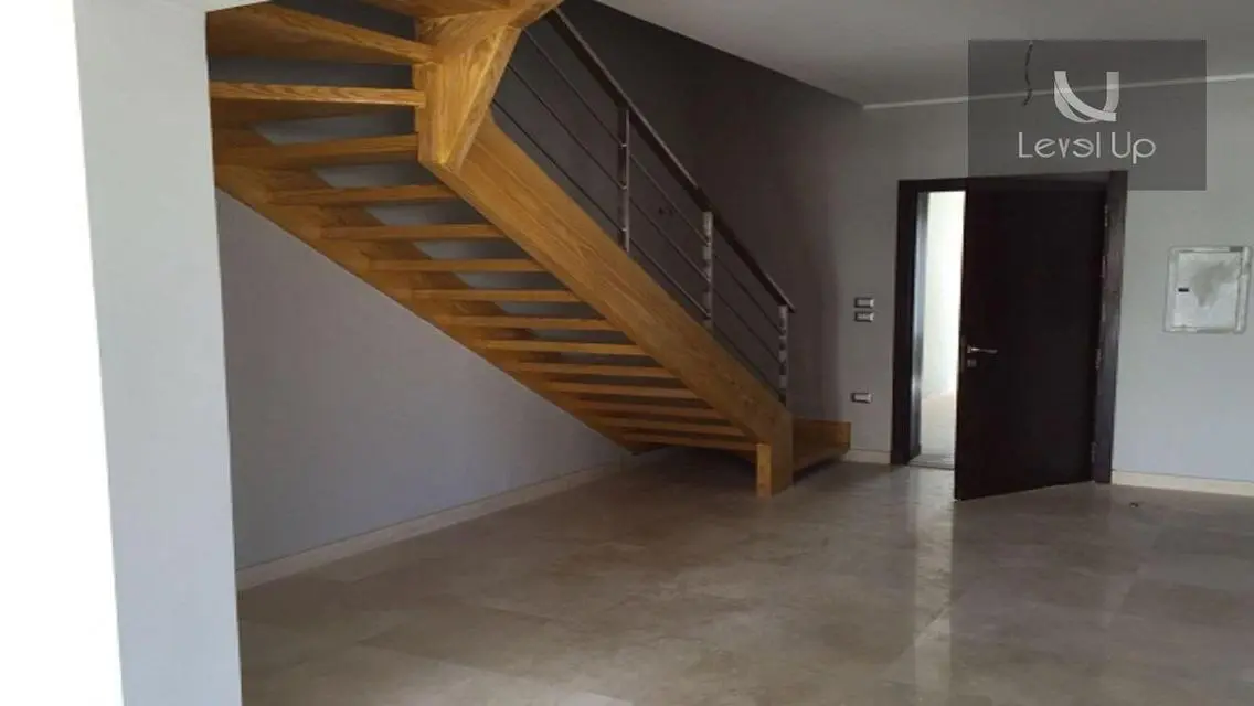 Duplex for sale, fully finished, in Village Gate