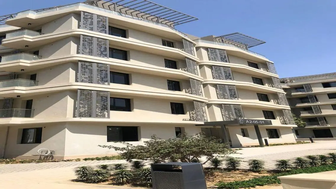 شقة للبيع متشطبة جاهزة للسكن في باديه من بالم هيلز