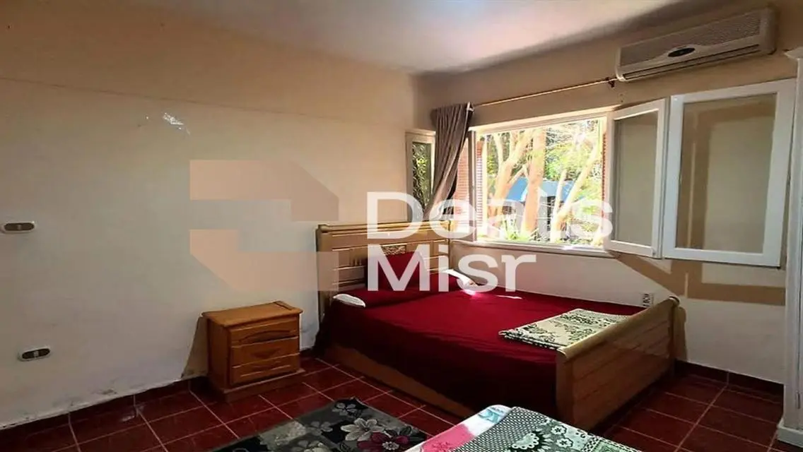 Stunning Villa with Private Garden and Lake View