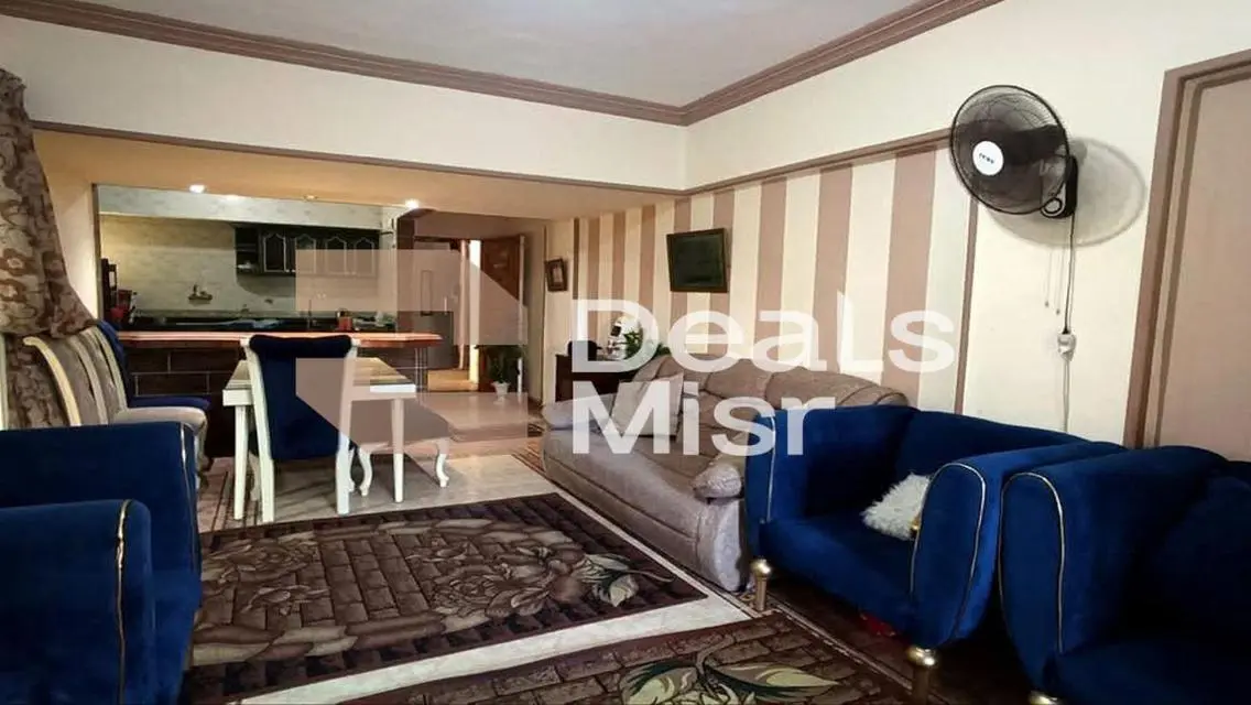 Stunning Villa with Private Garden and Lake View
