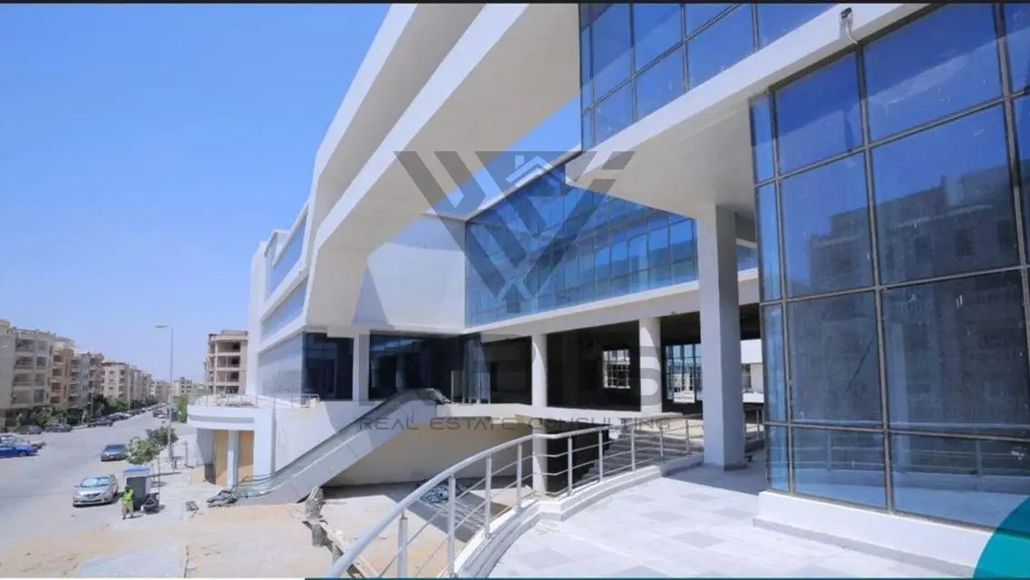 RTM FF with AC&#39;s Clinic 3R for rent prime location
