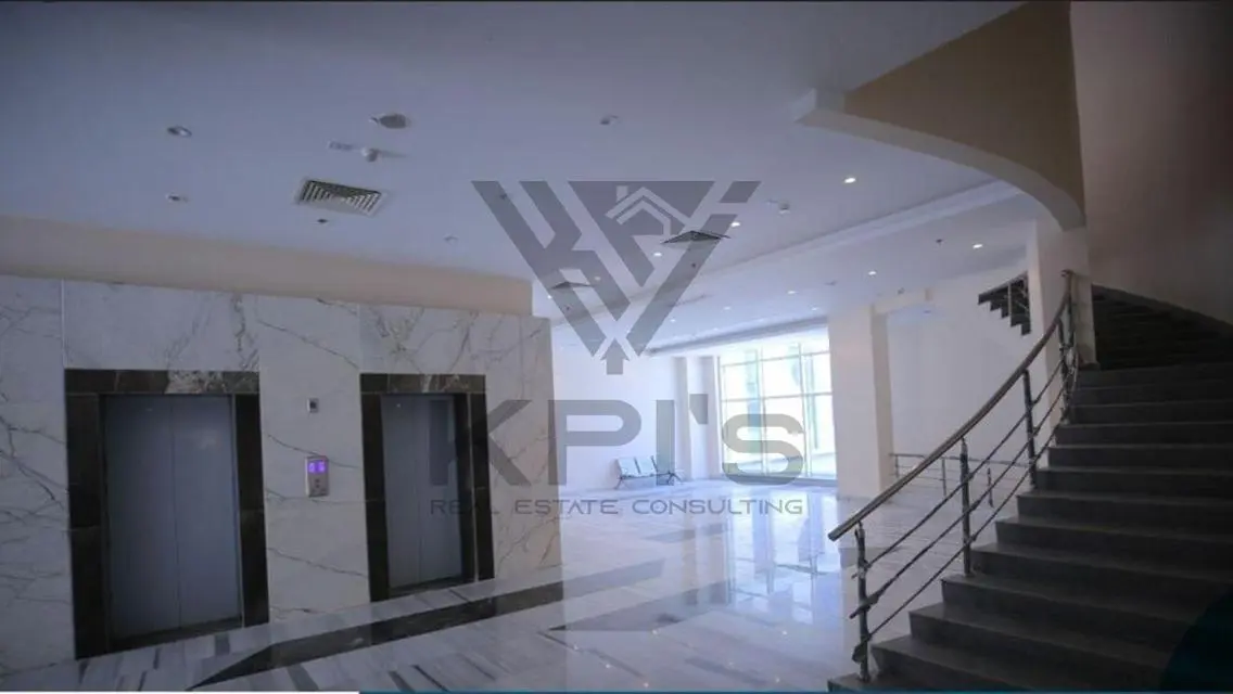 عيادة 75م 3غ للإيجار متشطبة بالتكييفات لوكيشن مميز