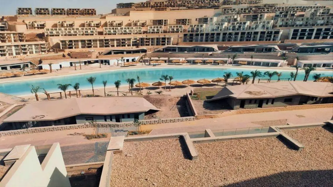 شقة عصرية بمساحة واسعة مطلة على البحيرة