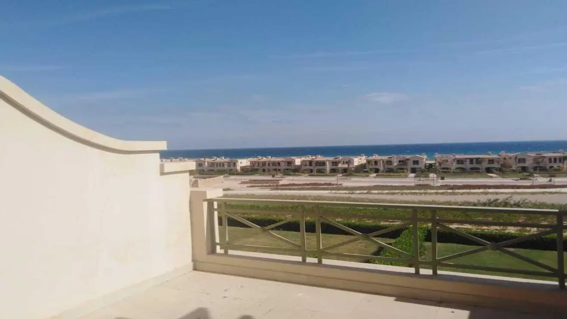 Chalet for sale with sea view in La Vista 6 Ain So