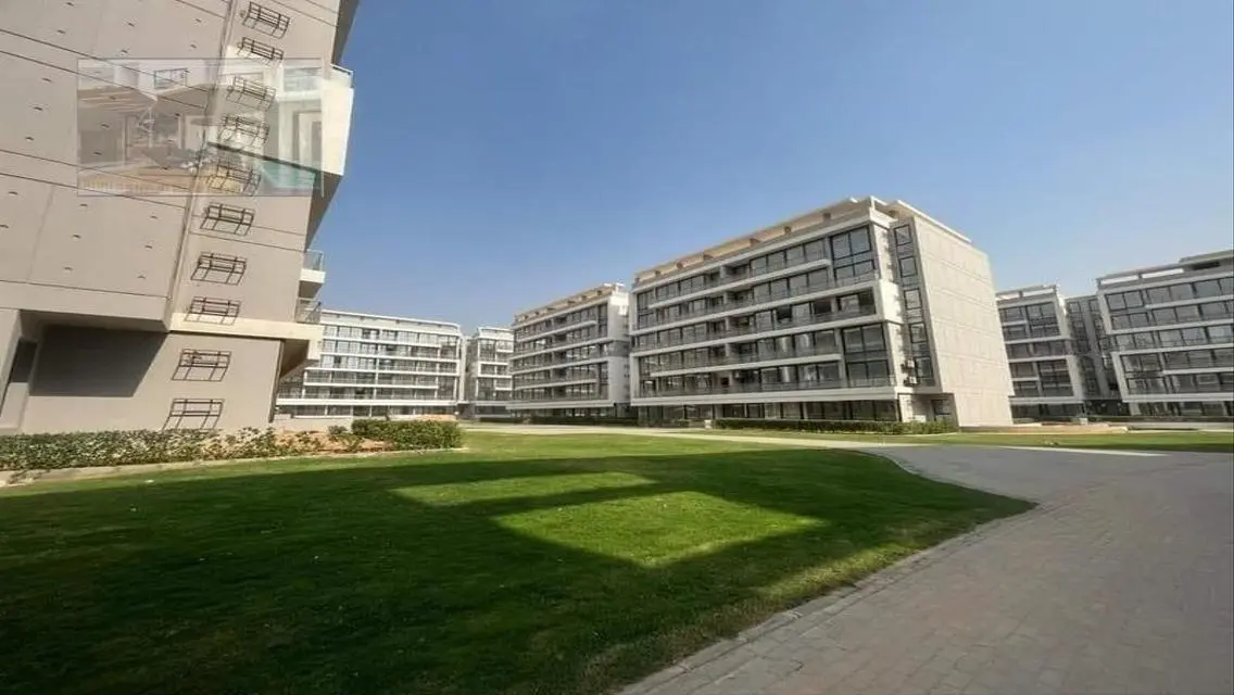 فيلا فاخرة مع حديقة ومسبح خاص