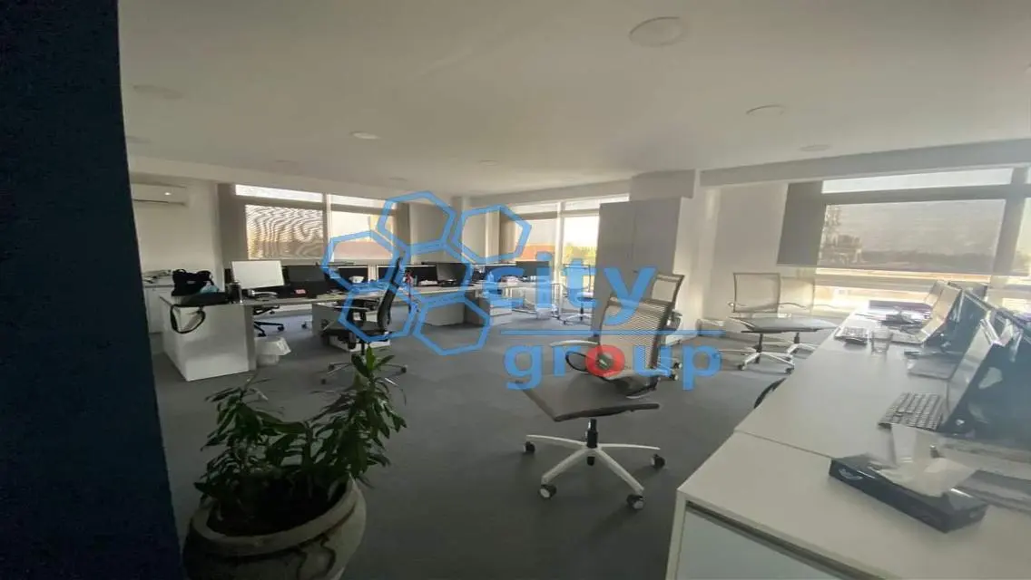 Stylish 300 sqm Apartment in the Heart of the City