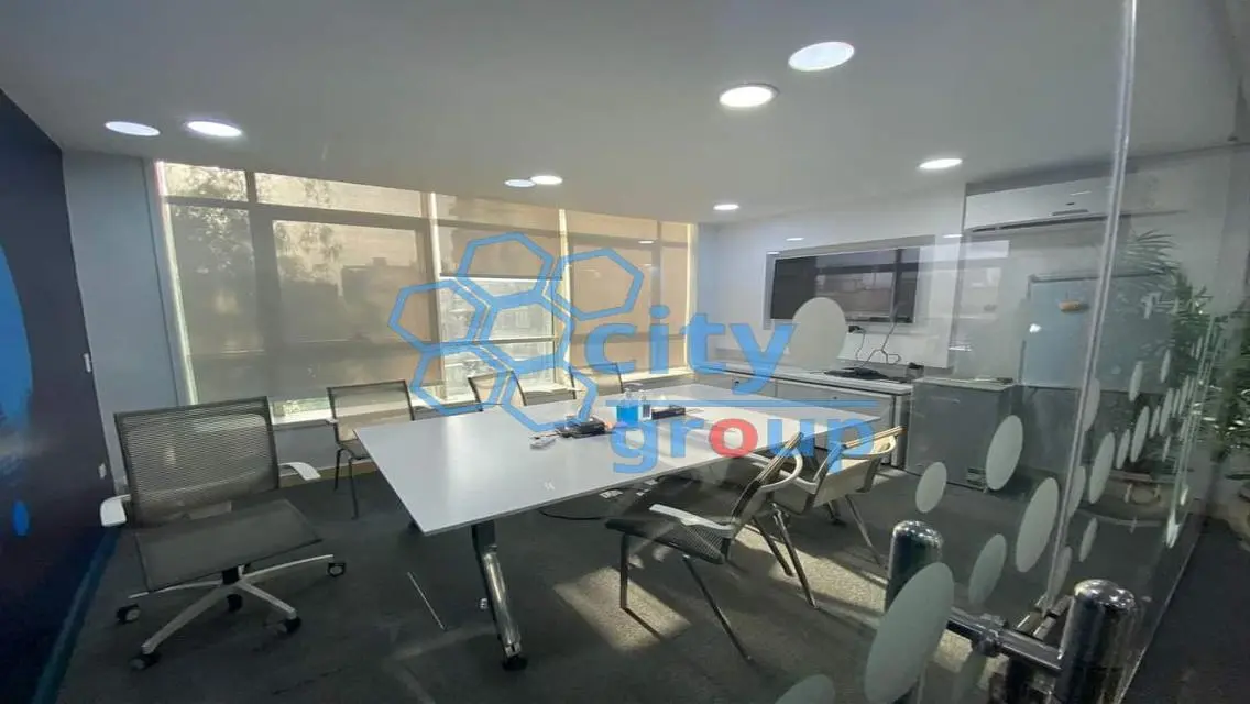Stylish 300 sqm Apartment in the Heart of the City