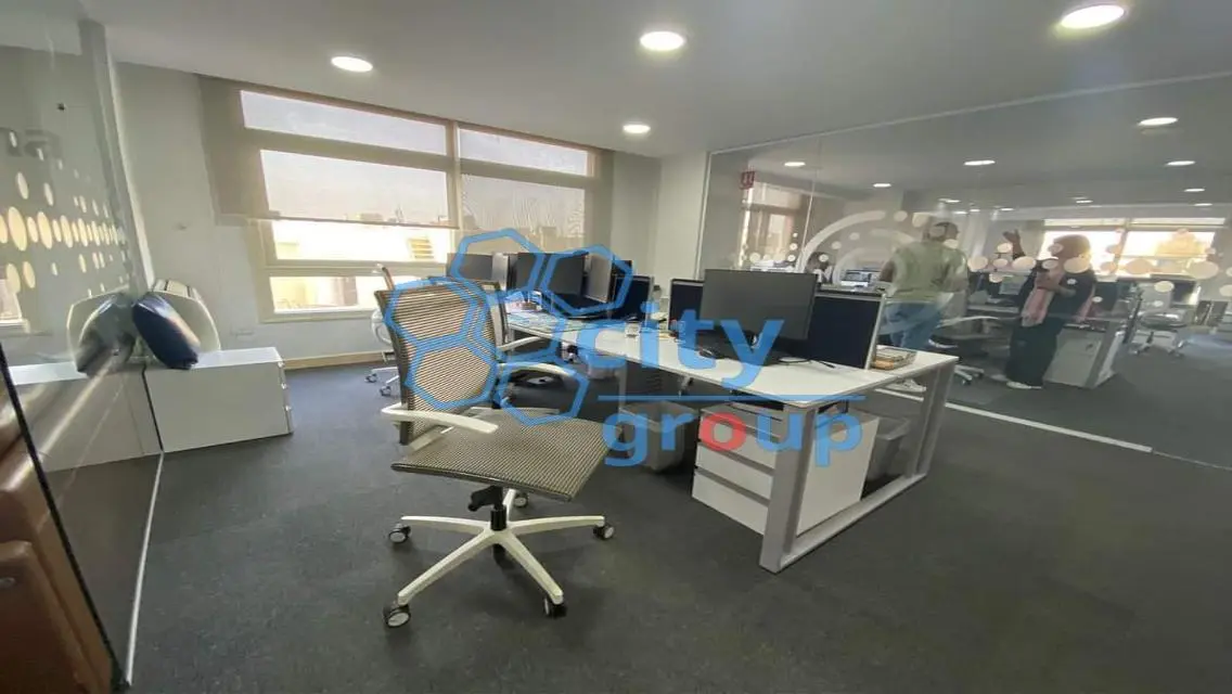 Stylish 300 sqm Apartment in the Heart of the City