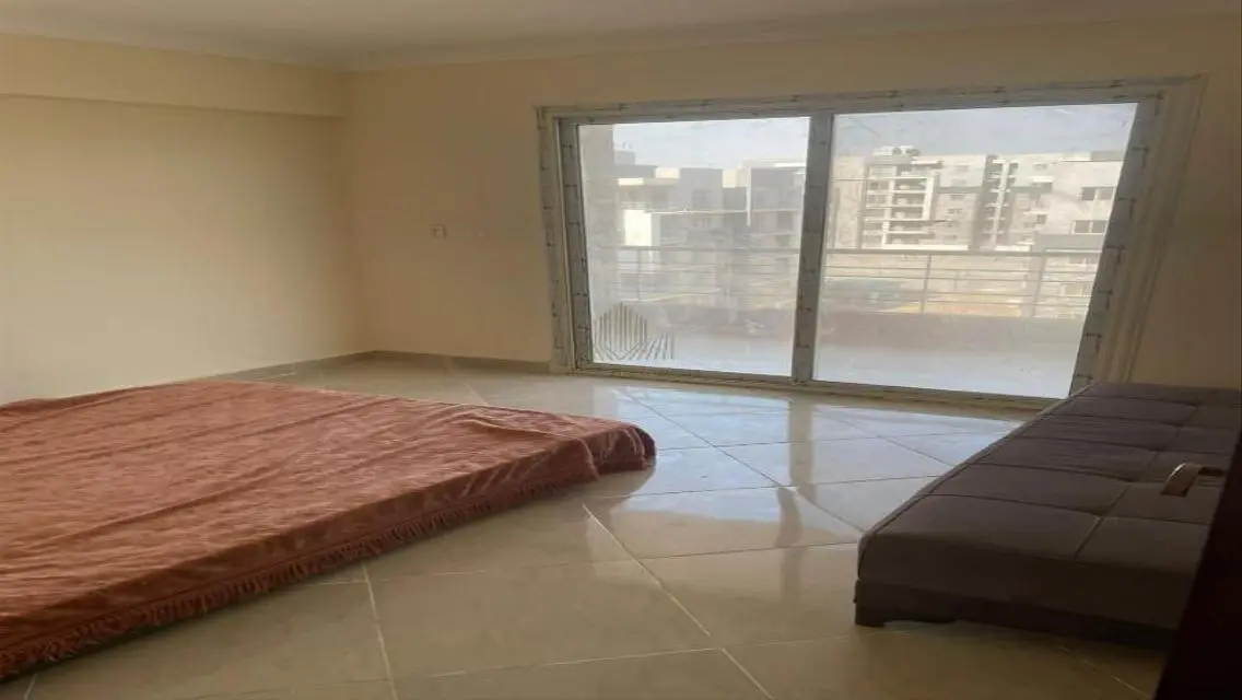 2 Minutes from Hyde Park, 1 M from southern 90th