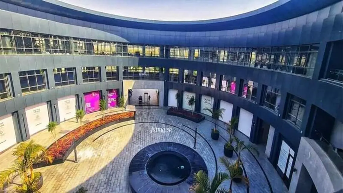 محل تجاري للإيجار في مدينة Lights - مساحة 1600 متر