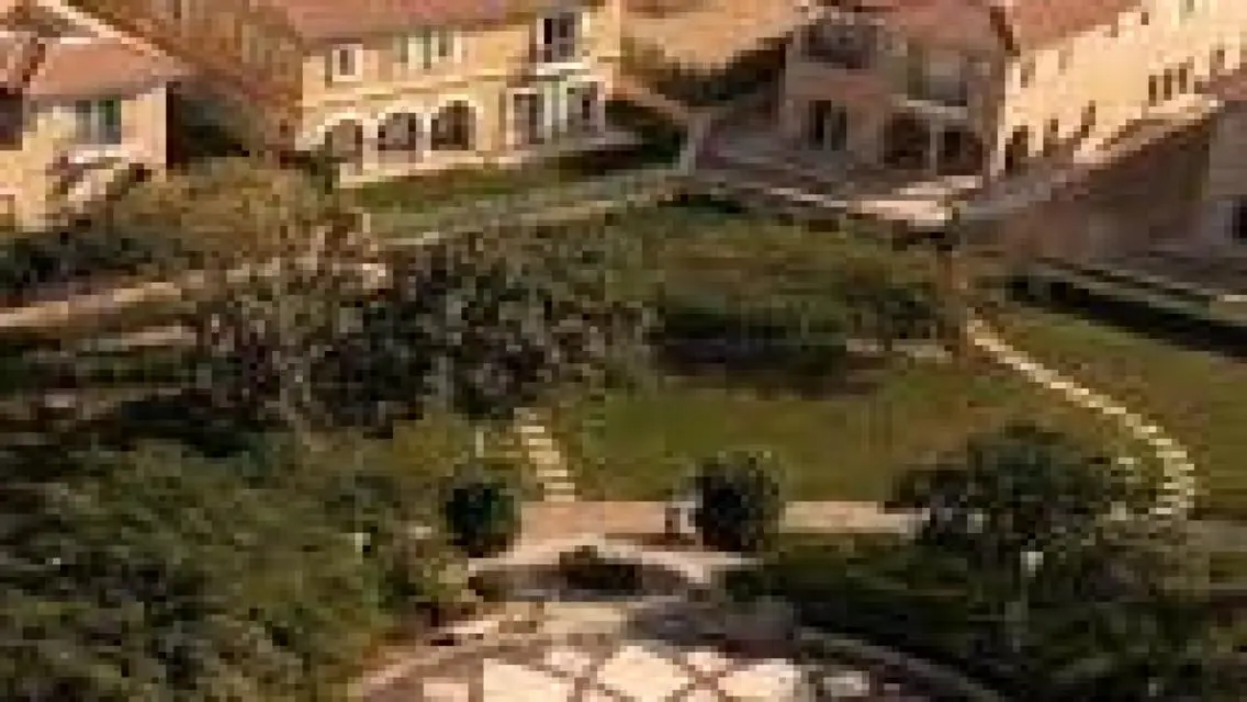 Luxury and Elegance Awaits - Exclusive Apartment for Sale